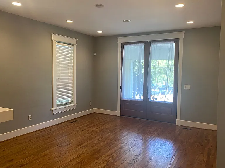 3107 Vanderbilt Pl — Photo 3