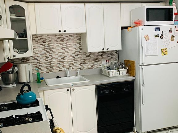 3rd image of 47 Harbour Close