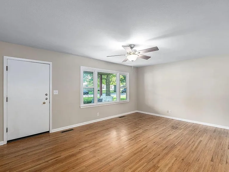 843 N Brownthrush Ln — Photo 12
