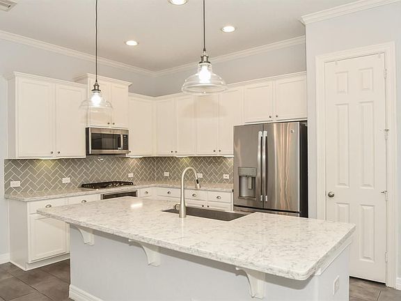 2nd image of 1503 Miles Oaks Pl