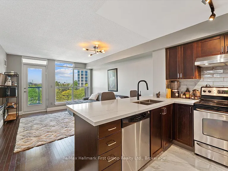 340 Watson St W #416 — Photo 6