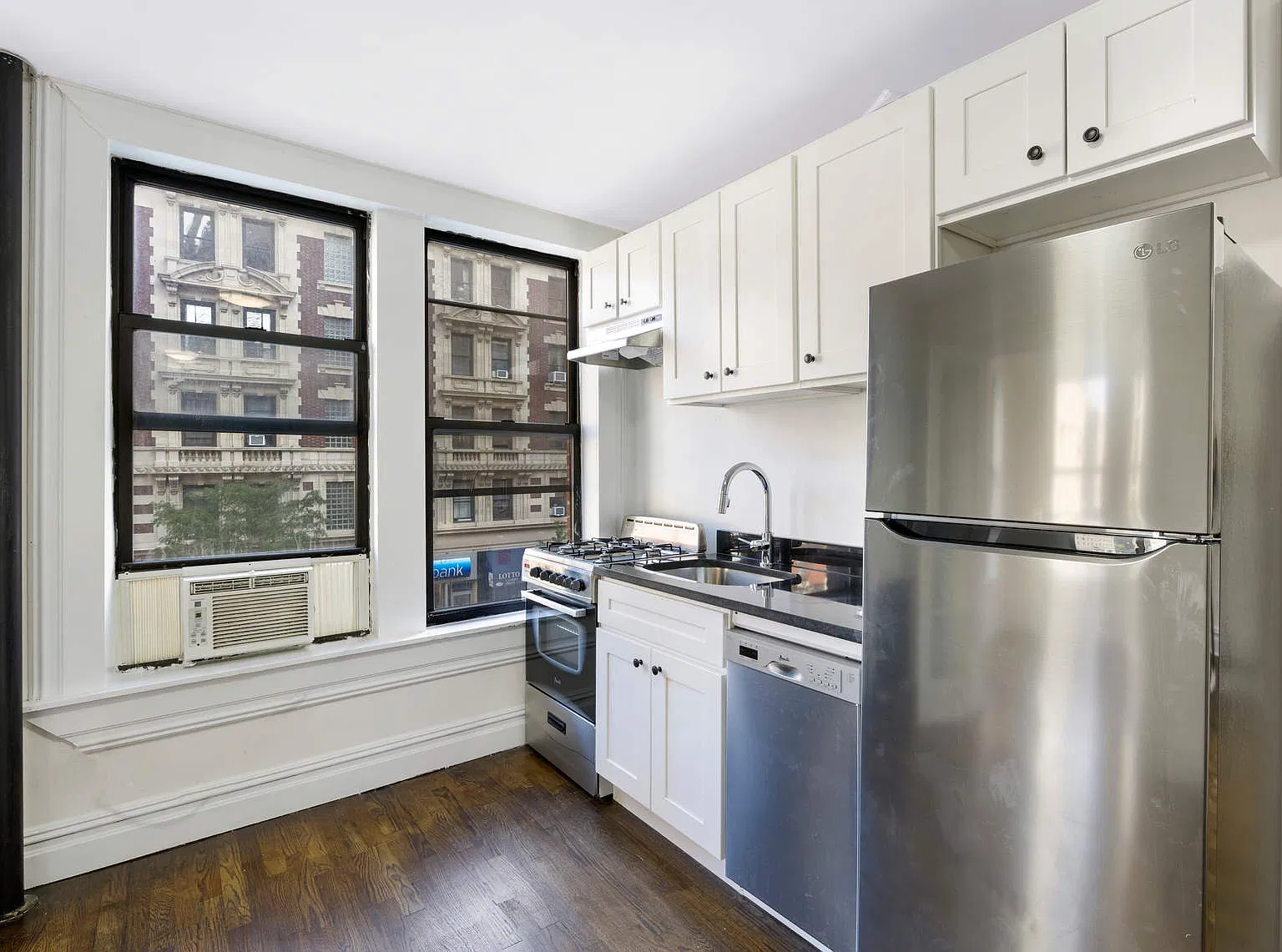 24 East 97th Street — Photo 2