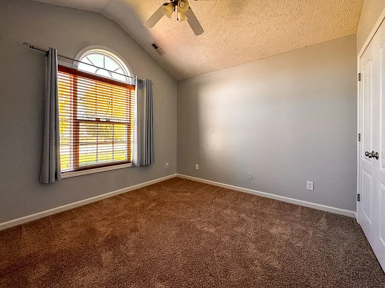 5929 Blue Sky Ln — Photo 24