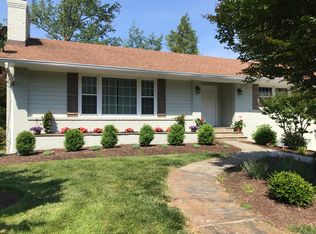 9914 E Bexhill Dr, Kensington, MD 20895