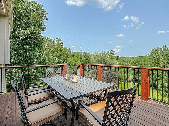 5th image of 7708 Brook Ln