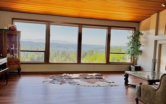 5th image of 4733 Somerset Dr SE