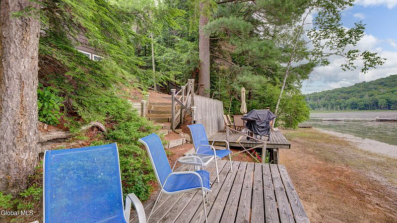 4th image of 357 E Stoner Lake Road