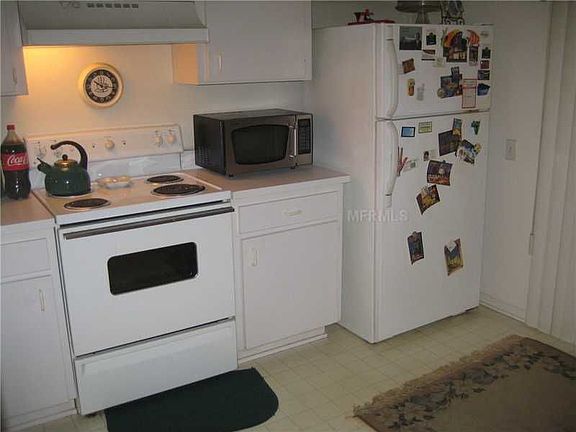 5th image of 11302 Cayman Key Ave #1