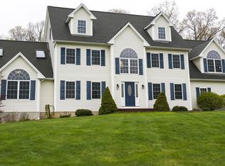 18 Hawks Ridge Rd, North Billerica, MA 01862