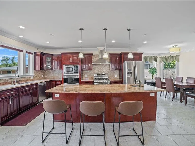 283 Harrison Ave — Photo 10