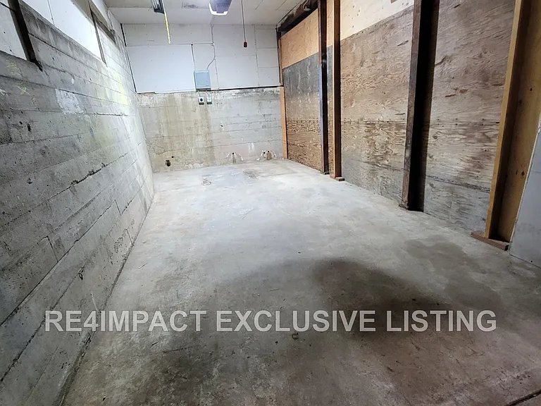 1257 E 34th St — Photo 15