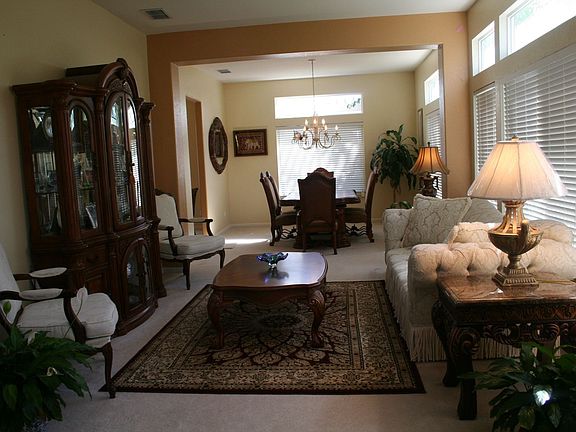 2nd image of 25651 Crestfield Dr