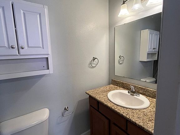 5th image of 502 W Maple Ave #5C