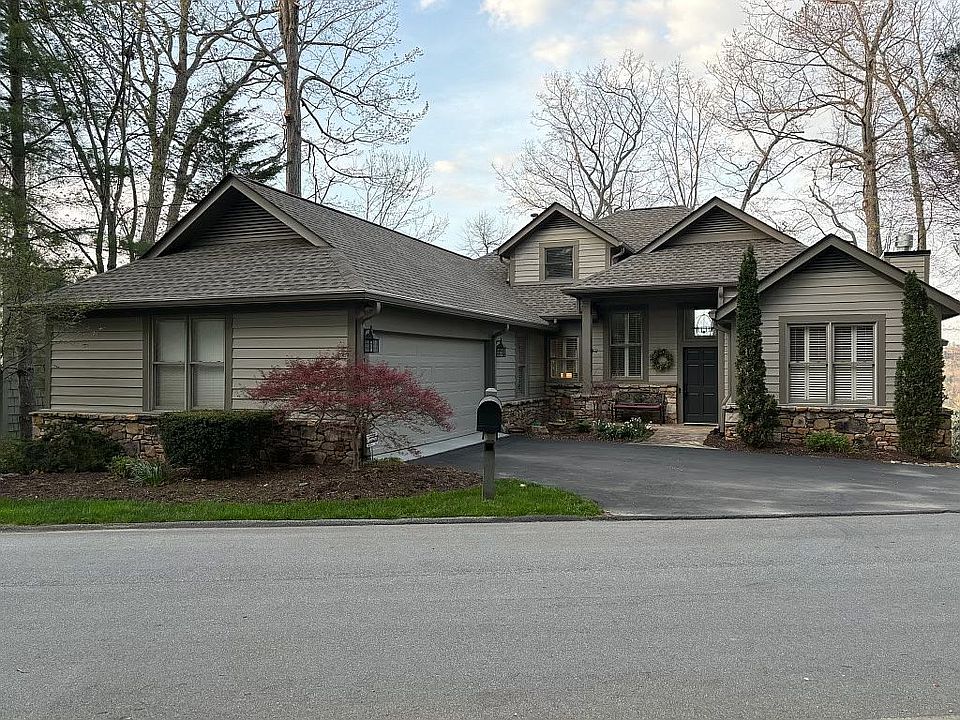 1st image of 12 Spring Ridge Ln