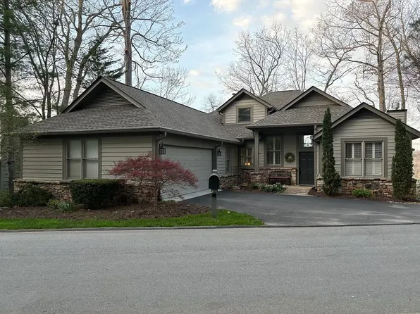 12 Spring Ridge Ln, Hendersonville, NC 28739