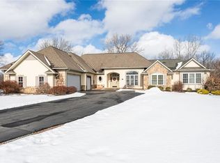 24 Tenbury Way, Fairport, NY 14450