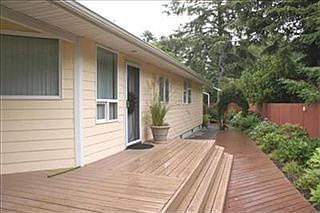 4th image of 845 Hassalo Ave SE