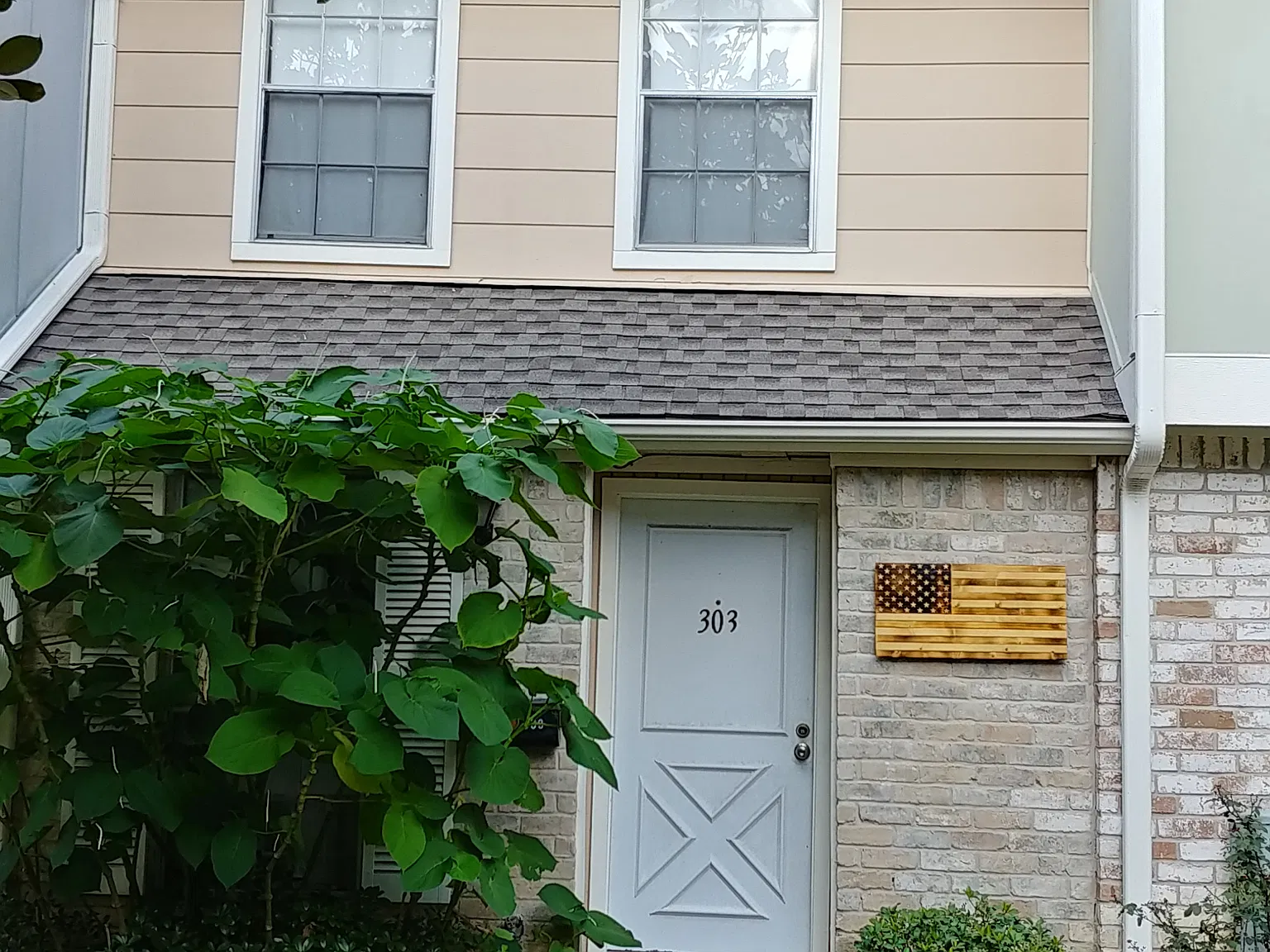 1 bed, 1.5 bath, 992 sqft, $1,200 — Photo 1