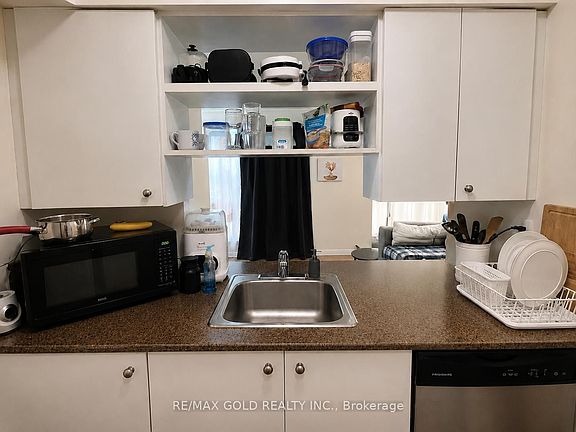 4th image of 215 Queen St E #307