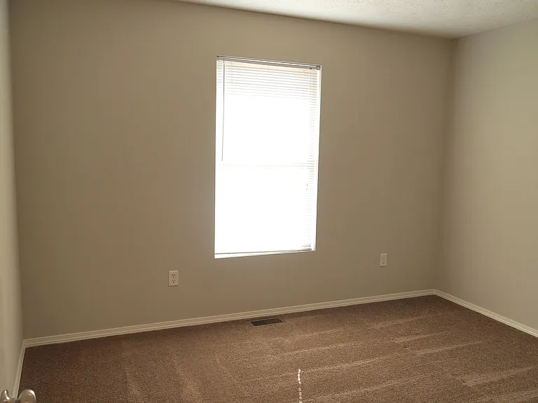 2504 W Cover Dr — Photo 18