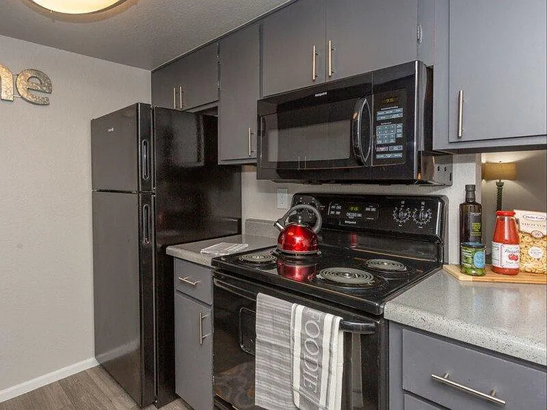 Sun Wood Apartments — Photo 6