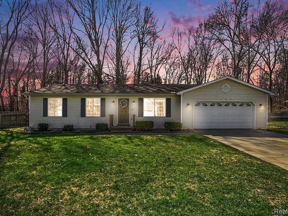 1st image of 790 Luna Ct