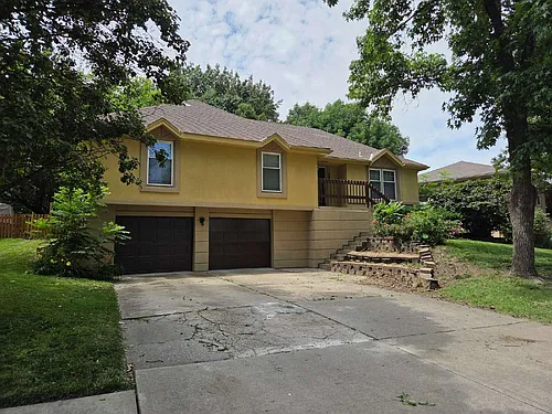 3800 SW Harbor Cir Photo 1