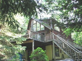 22 Blue Bird Ln, Lake Ariel, PA 18436