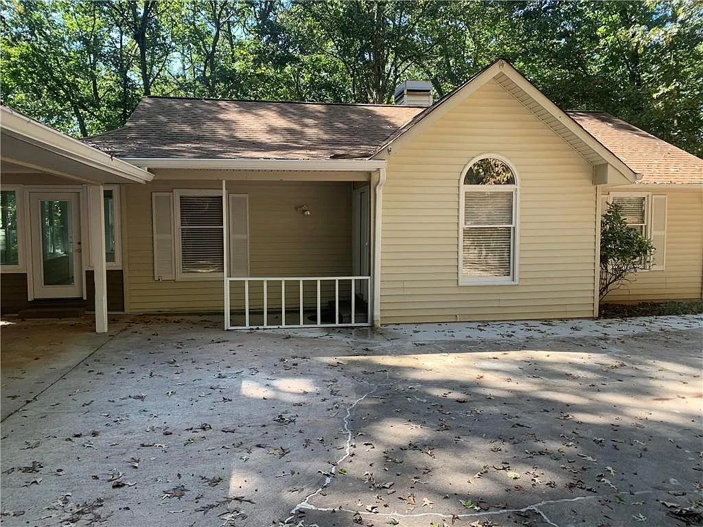 Building Photo - 2429 Thompson Mill Rd
