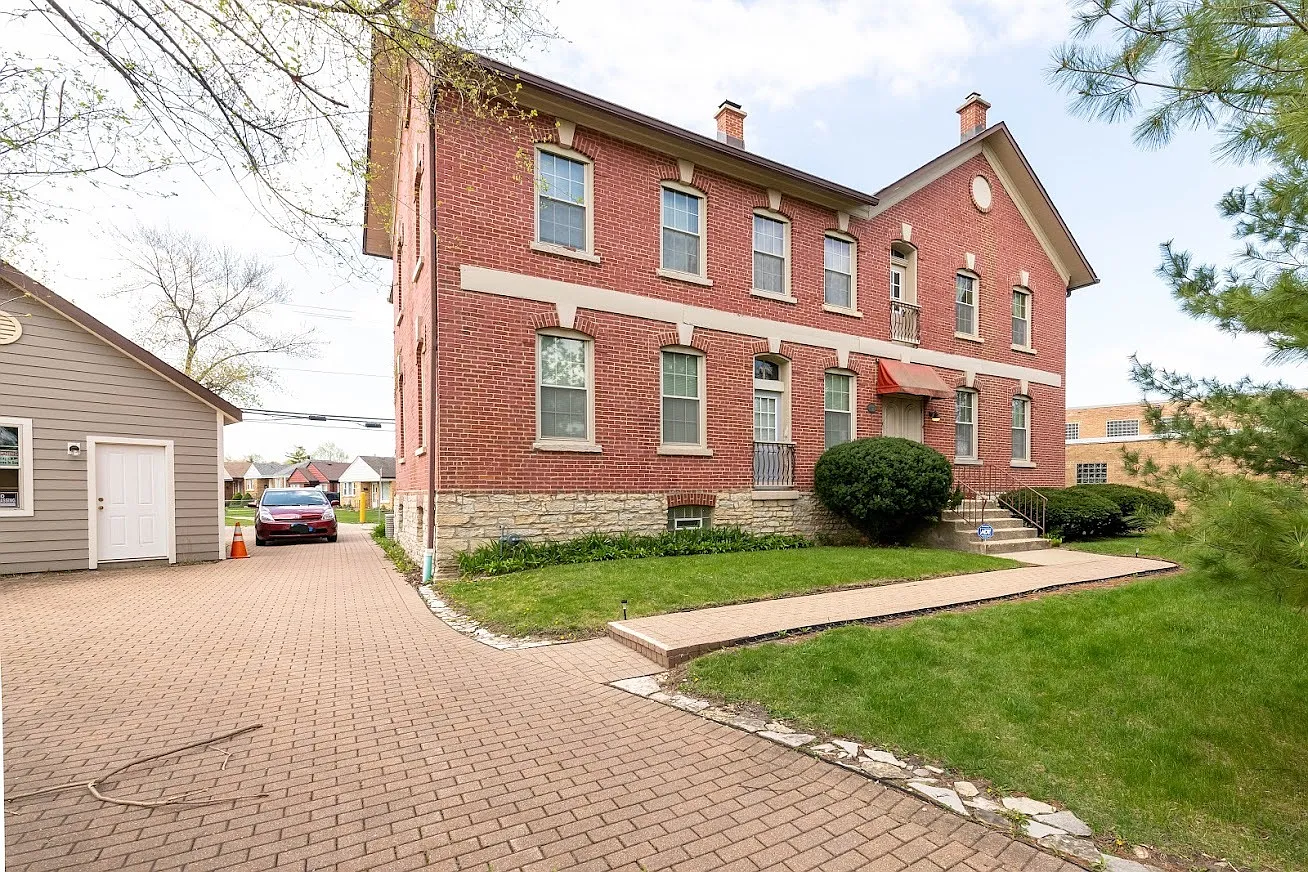 10067 Franklin Ave photo 1