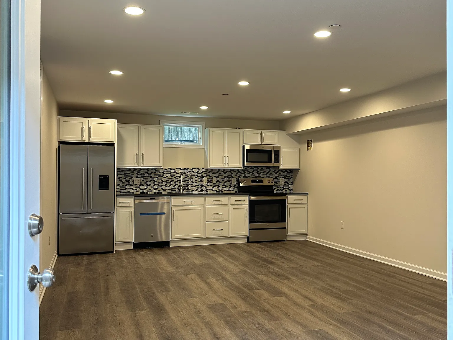 2 bed, 675 sqft, $2,900 — Photo 2
