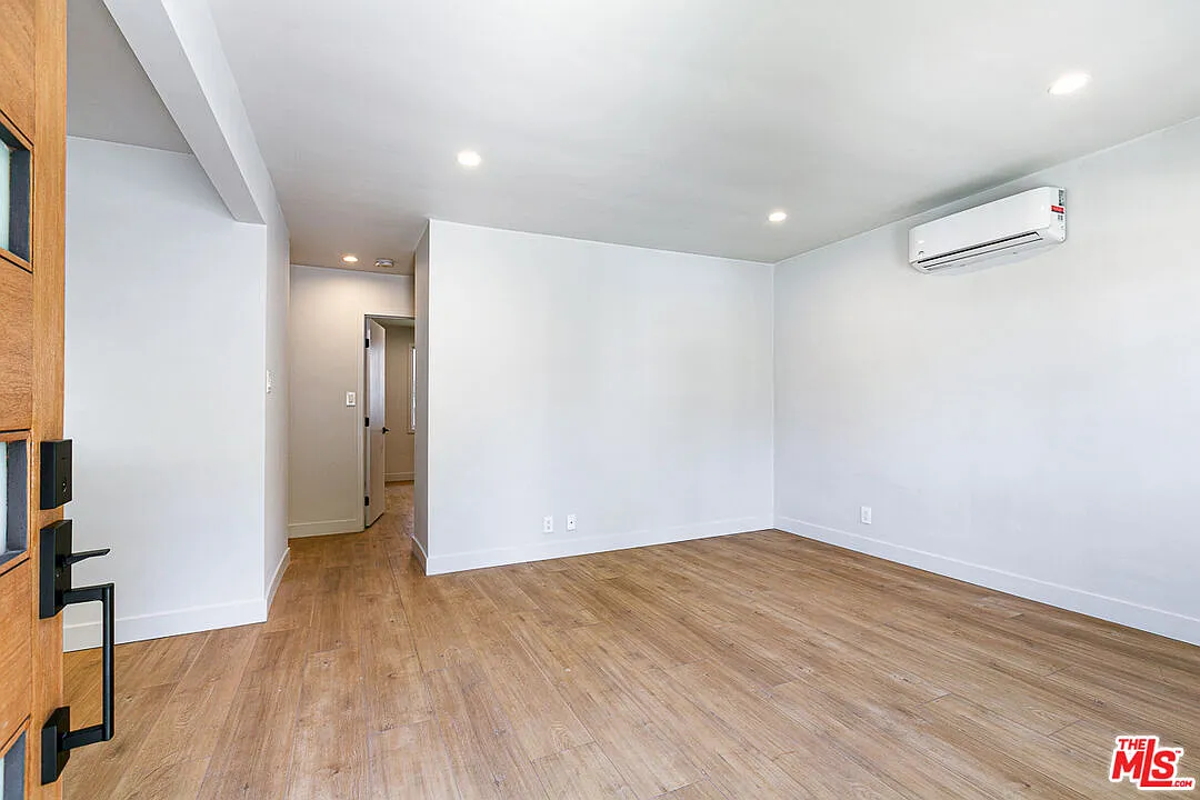 2 bed, 2.0 bath, 790 sqft, $4,150 — Photo 4