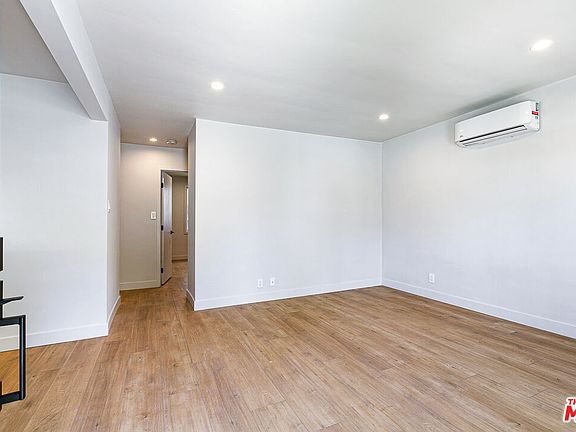 4th image of 10420 Regent St #10420