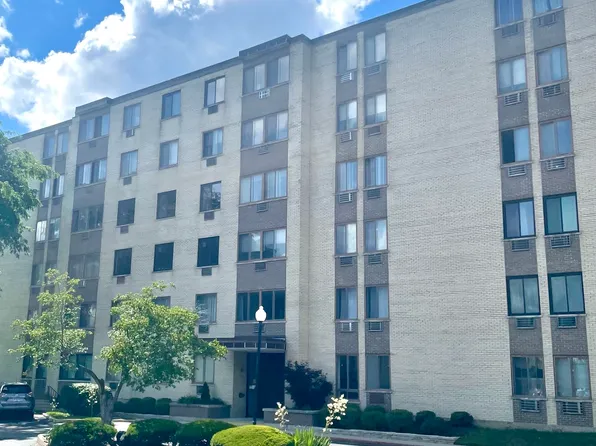 9720 S Pulaski Rd APT 308, Oak Lawn, IL 60453