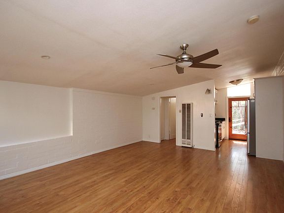 4th image of 280 Robincroft Dr #B
