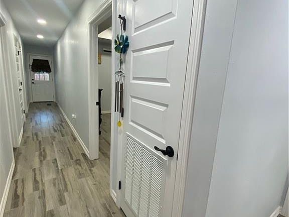 4th image of 814 N Flag St