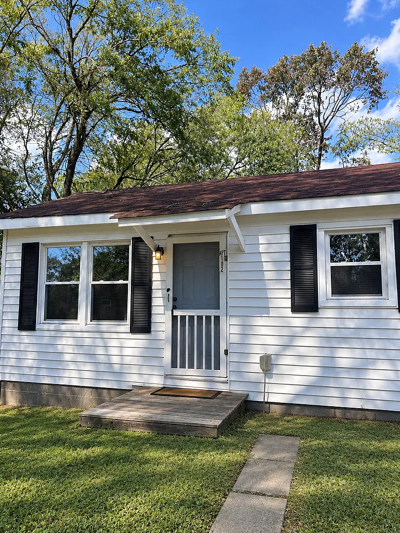 One Bedroom Duplex in Red Bank TN; Water & Sewer Included in Rent Price — Photo 1