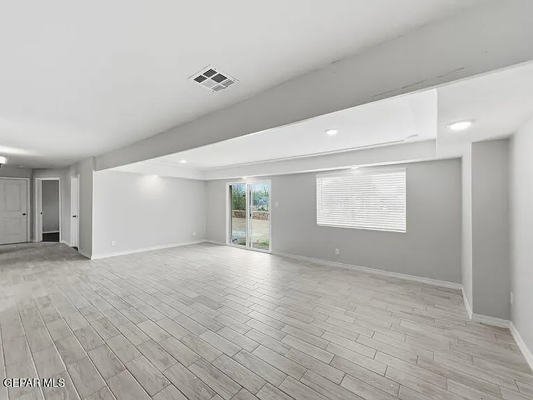 565 Gallagher St — Photo 3