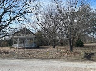 Wallace St, Whitewright, TX 75491