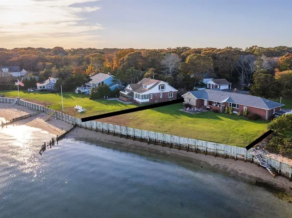 6050 Peconic Bay Boulevard, Laurel, NY 11948