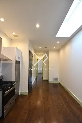 Rented by Yaffa Realty LLC | media 4