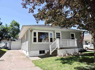 1004 Irene St, Pekin, IL 61554