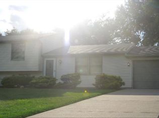 8001 Castle Rock Dr NE, Warren, OH