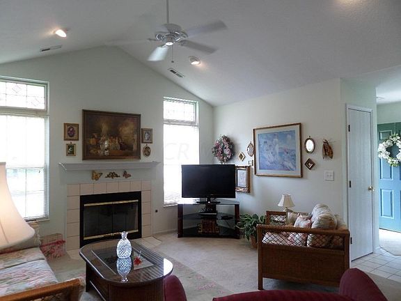 2nd image of 3077 Pine Manor Blvd