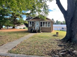 913 S 15th Ave, Freeport, IL 61032