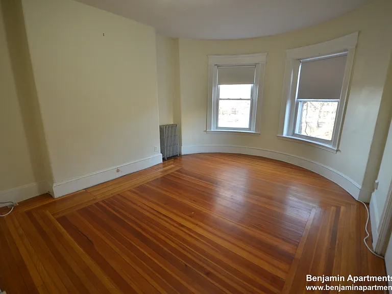 1595 Beacon St #12 — Photo 3