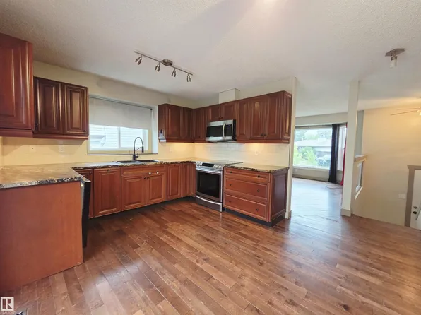114 Westbourne Rd, Spruce Grove, AB T7X 1R6