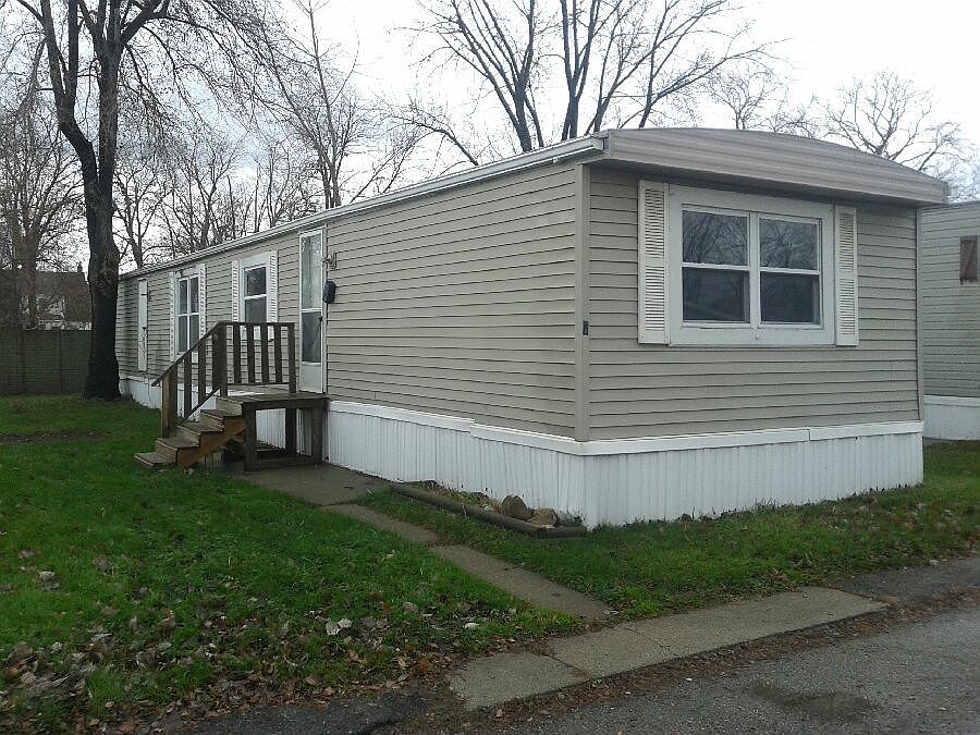 1st image of 7 Canal Dr
