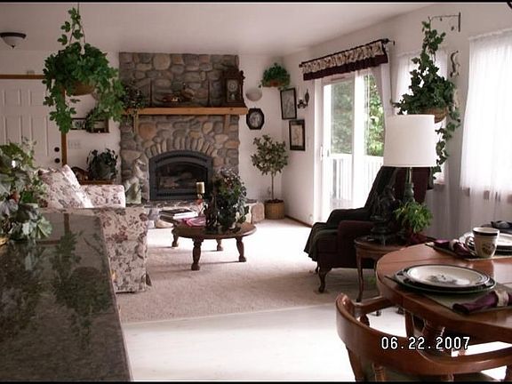 Cozy Living Rm