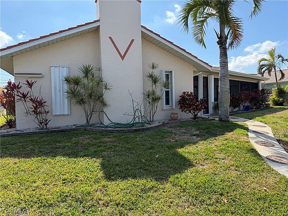 3rd image of 1149 SE 13th St